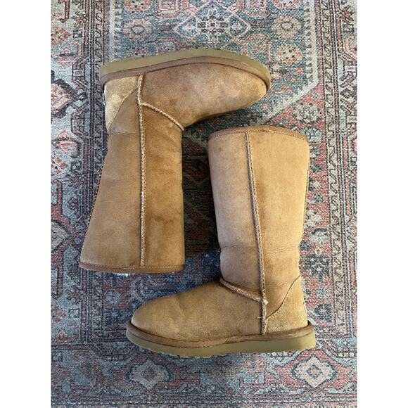 Women's UGG Women's Classic Tall Boot SIZE 5 - Picture 1 of 9